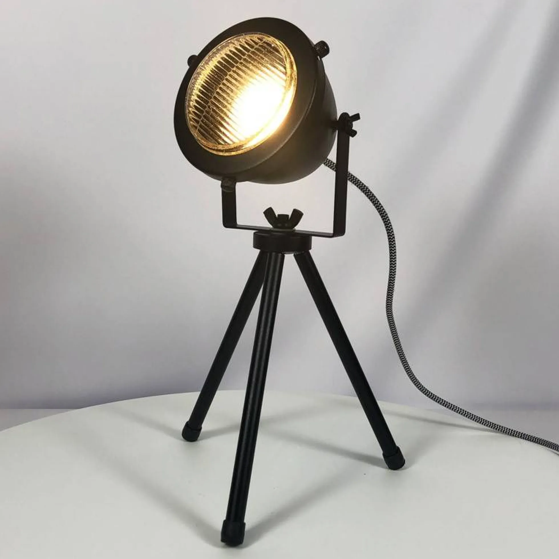 Lámpara de mesa vintage metal "MOTT" Bombilla incluida