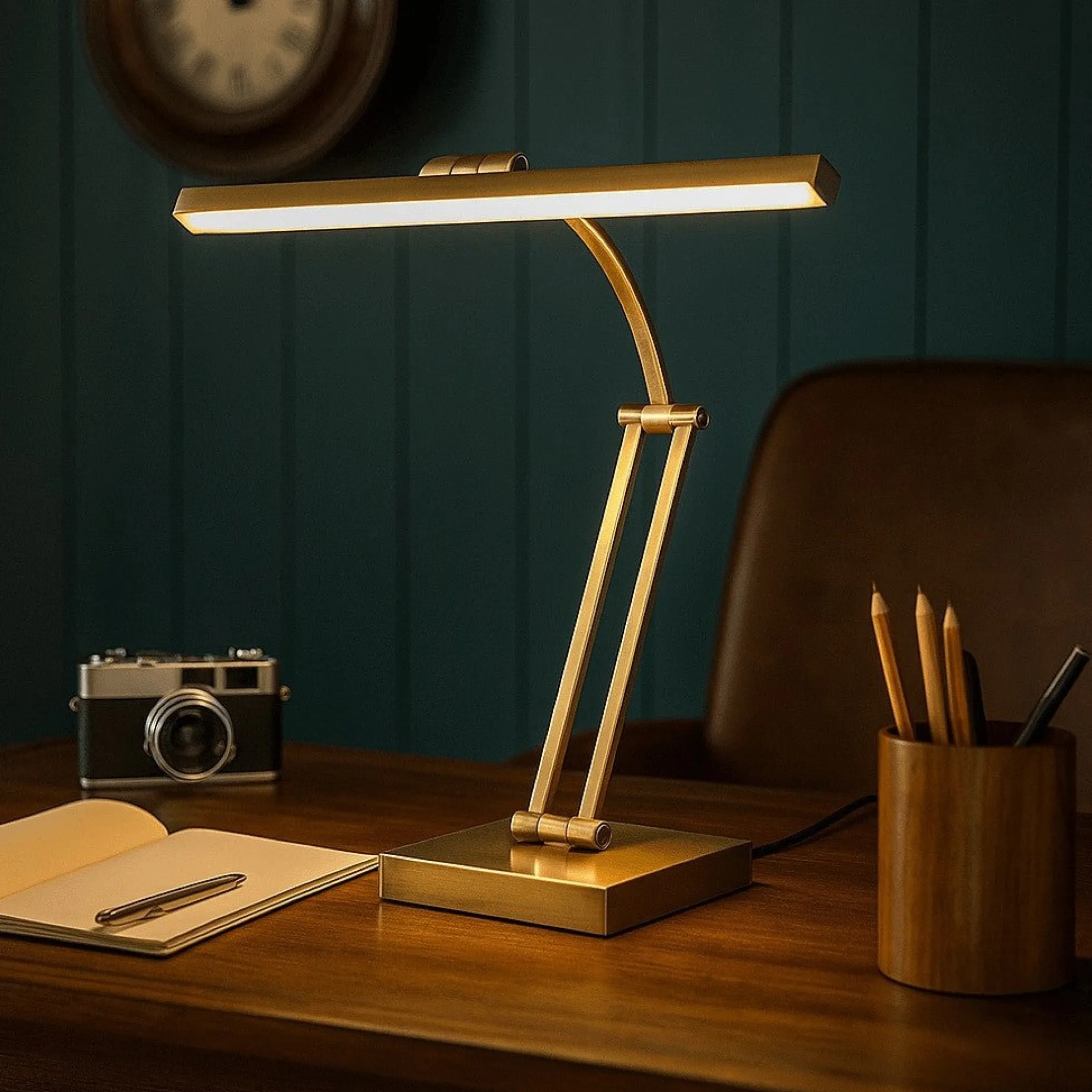 Lámpara de mesa y escritorio "Versalles" Dimable 6W