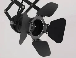 Lámpara de techo extensible y orientable 