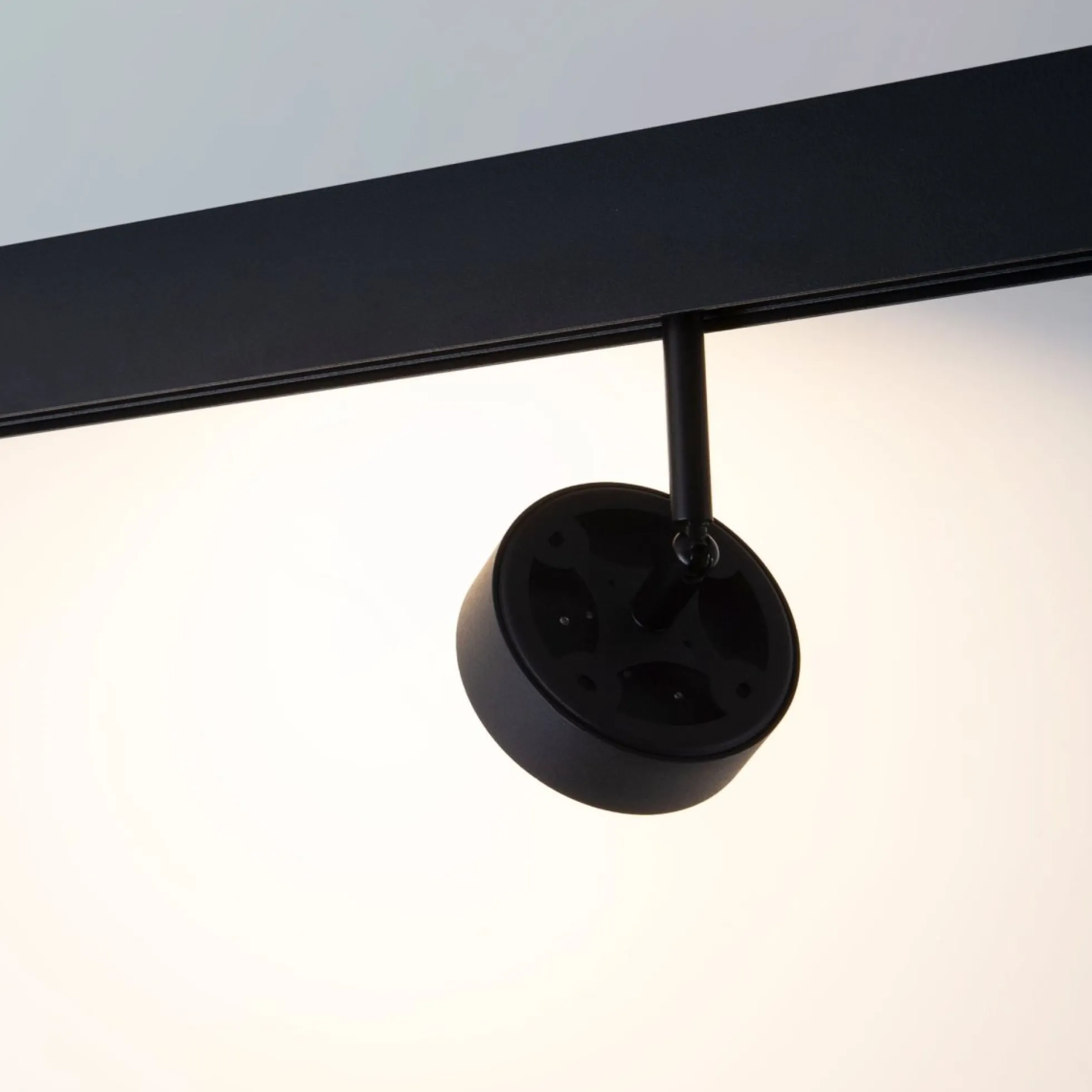 Luminaria circular LED para carril magnético 48V - Ø9.5cm - 12W - CRI90 - OSRAM