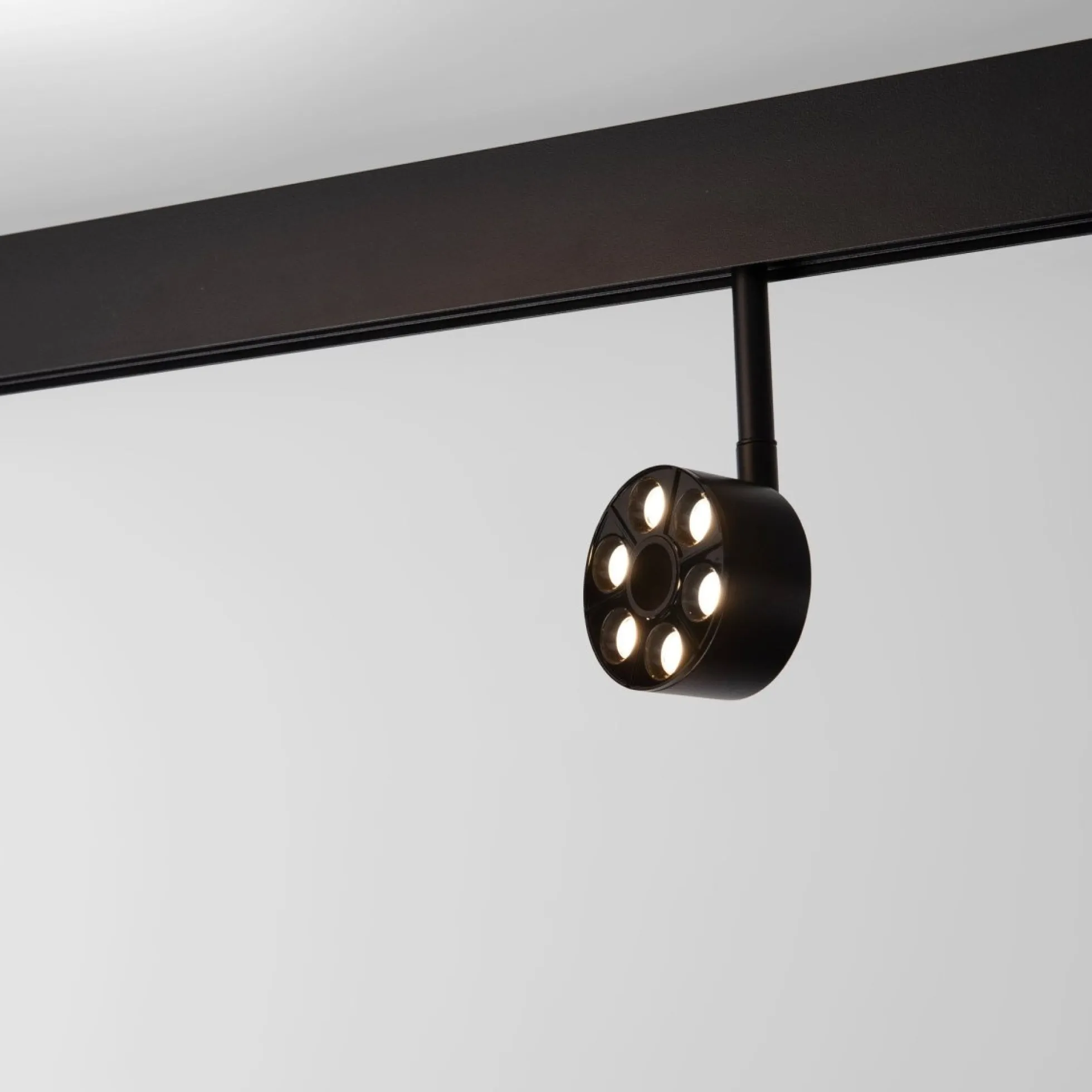 Luminaria circular LED para carril magnético 48V - Ø7cm - 6W - CRI90 - UGR18 - OSRAM