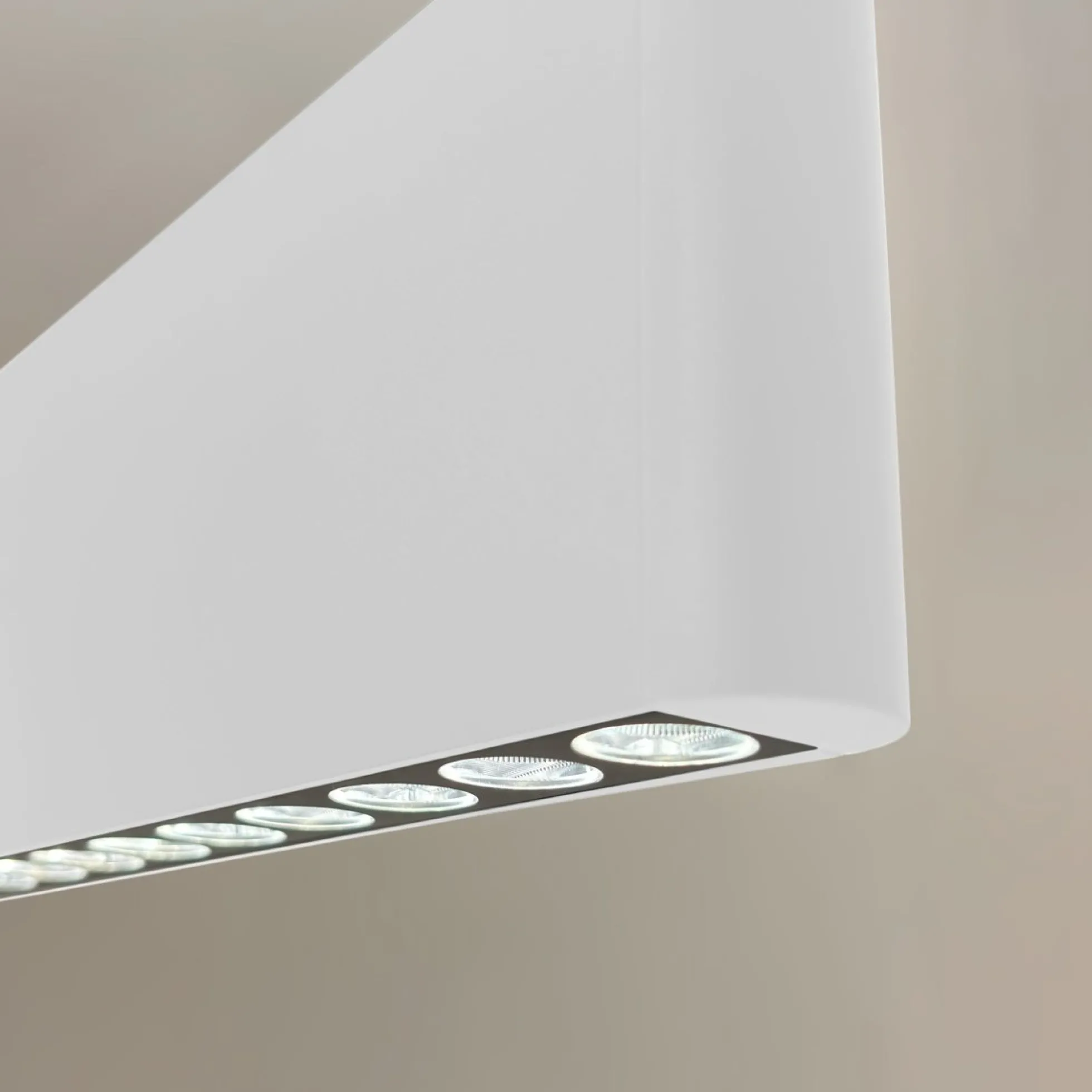 Luminaria lineal LED CCT - Bidireccional - Suspensión - Potencia ajustable 20W/30W/40W - 120cm - UGR 17