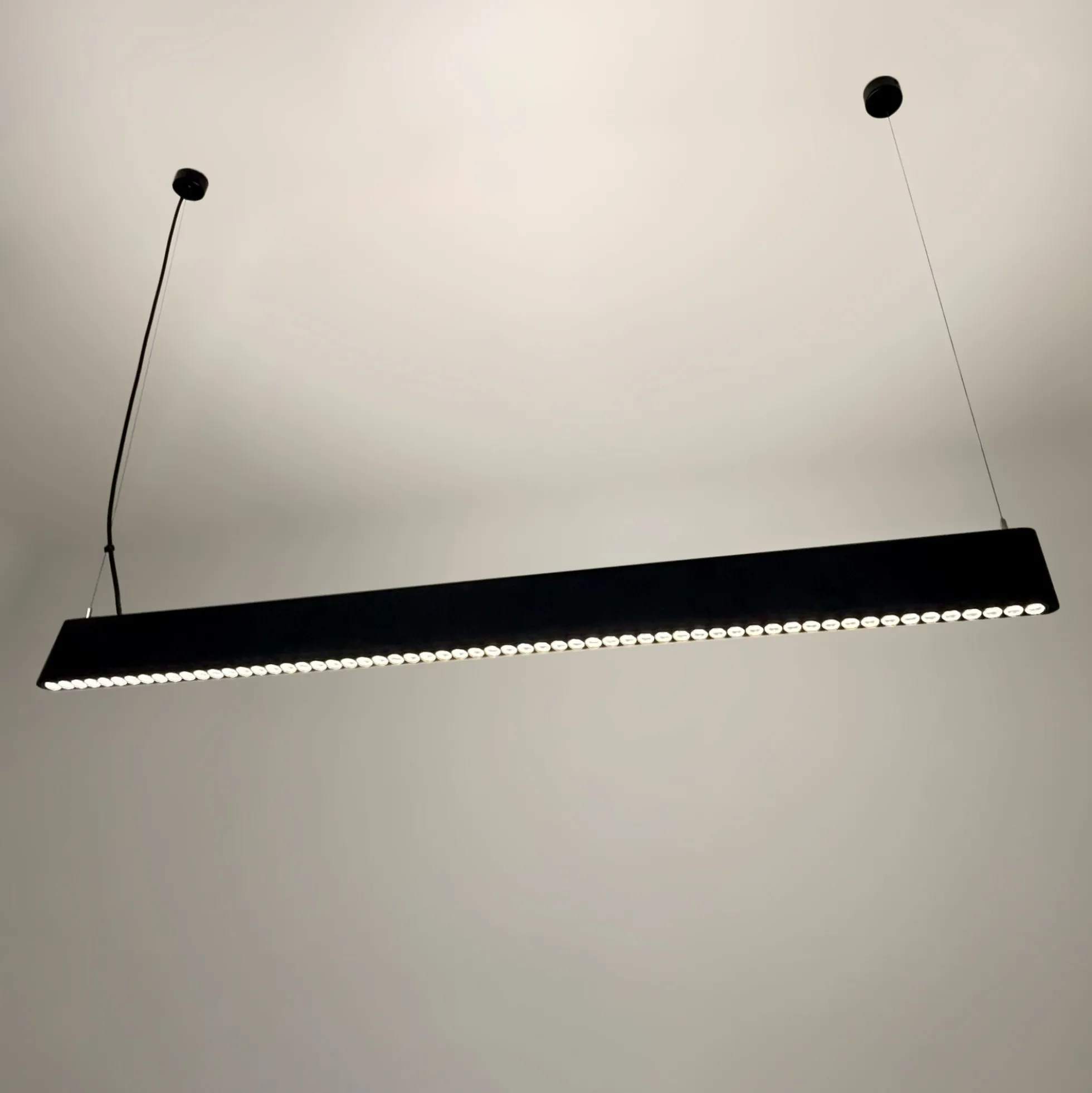 Luminaria lineal LED CCT - Bidireccional - Suspensión - Potencia ajustable 20W/30W/40W - 120cm - UGR 17
