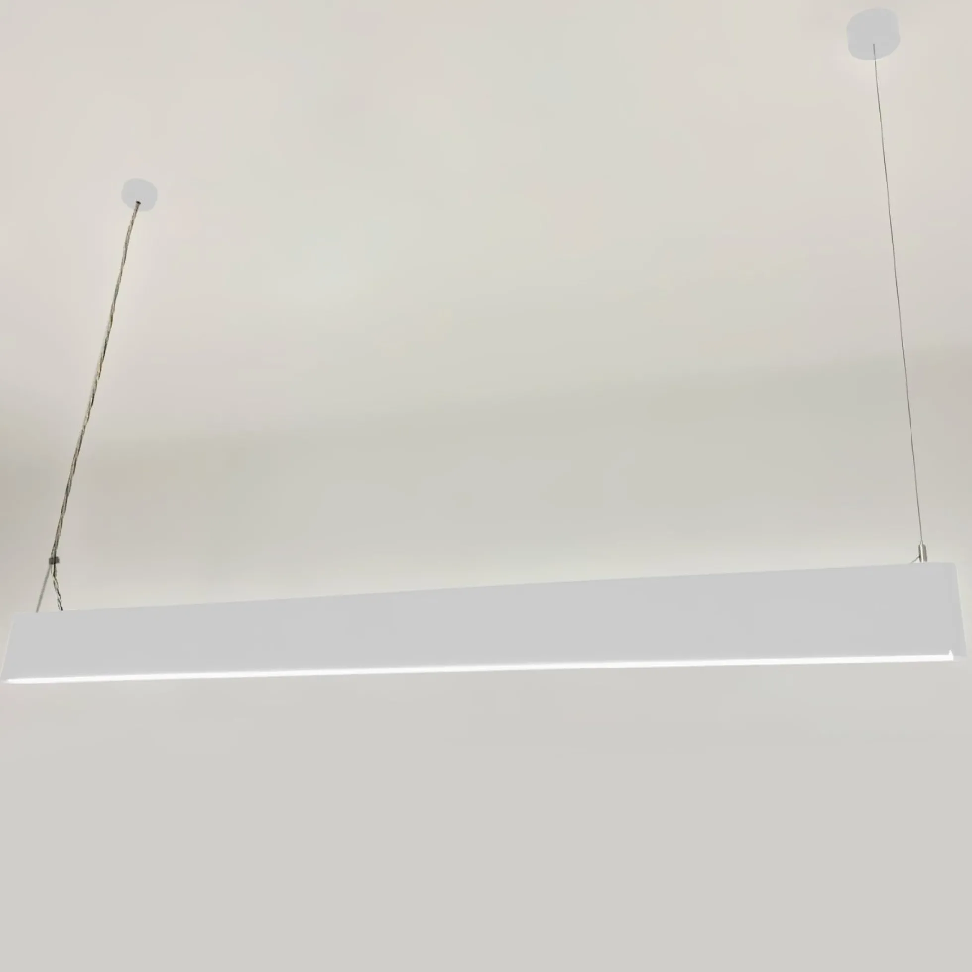 Luminaria lineal LED CCT - Bidireccional - Suspensión - Potencia ajustable 20W/30W/40W - 120cm - UGR 17