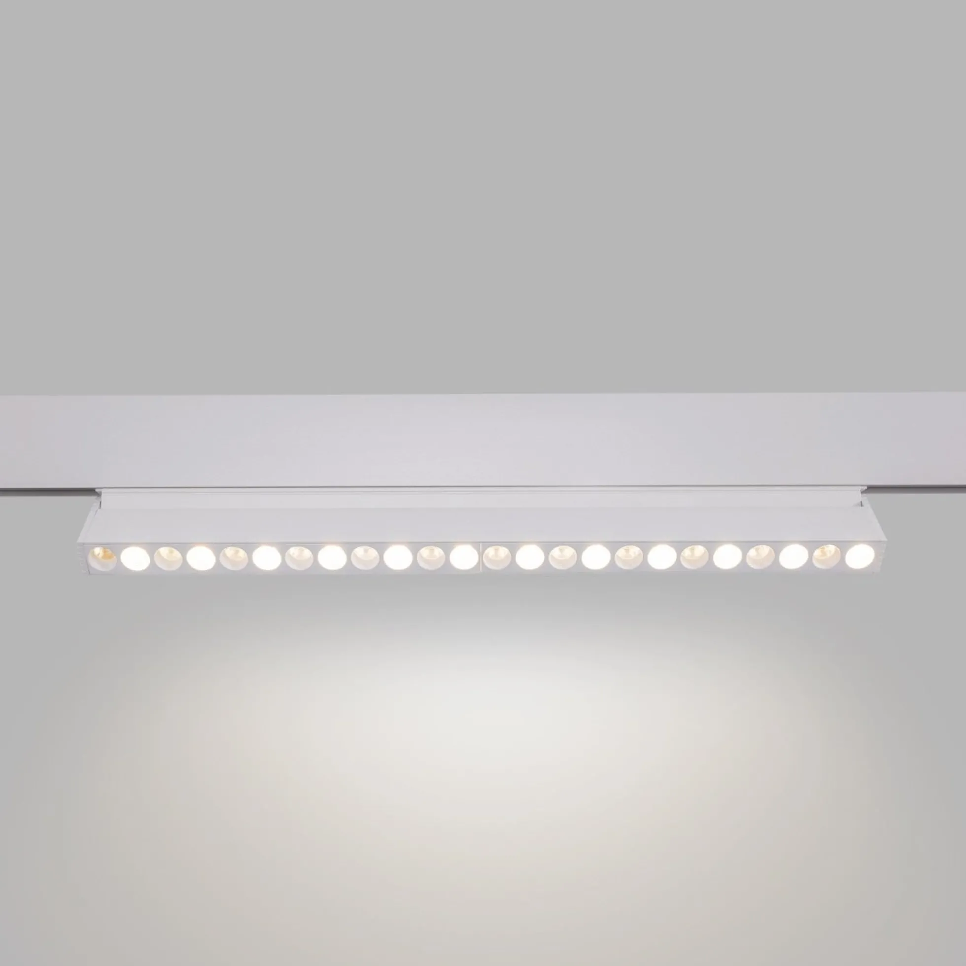 Luminaria lineal orientable para carril magnético RGB + CCT - 12W - UGR18 - Mi Light