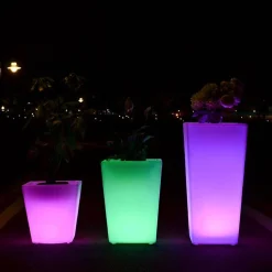 Macetero LED RGBW recargable 12W - Resina blanca - IP65 - 40x40x55cm