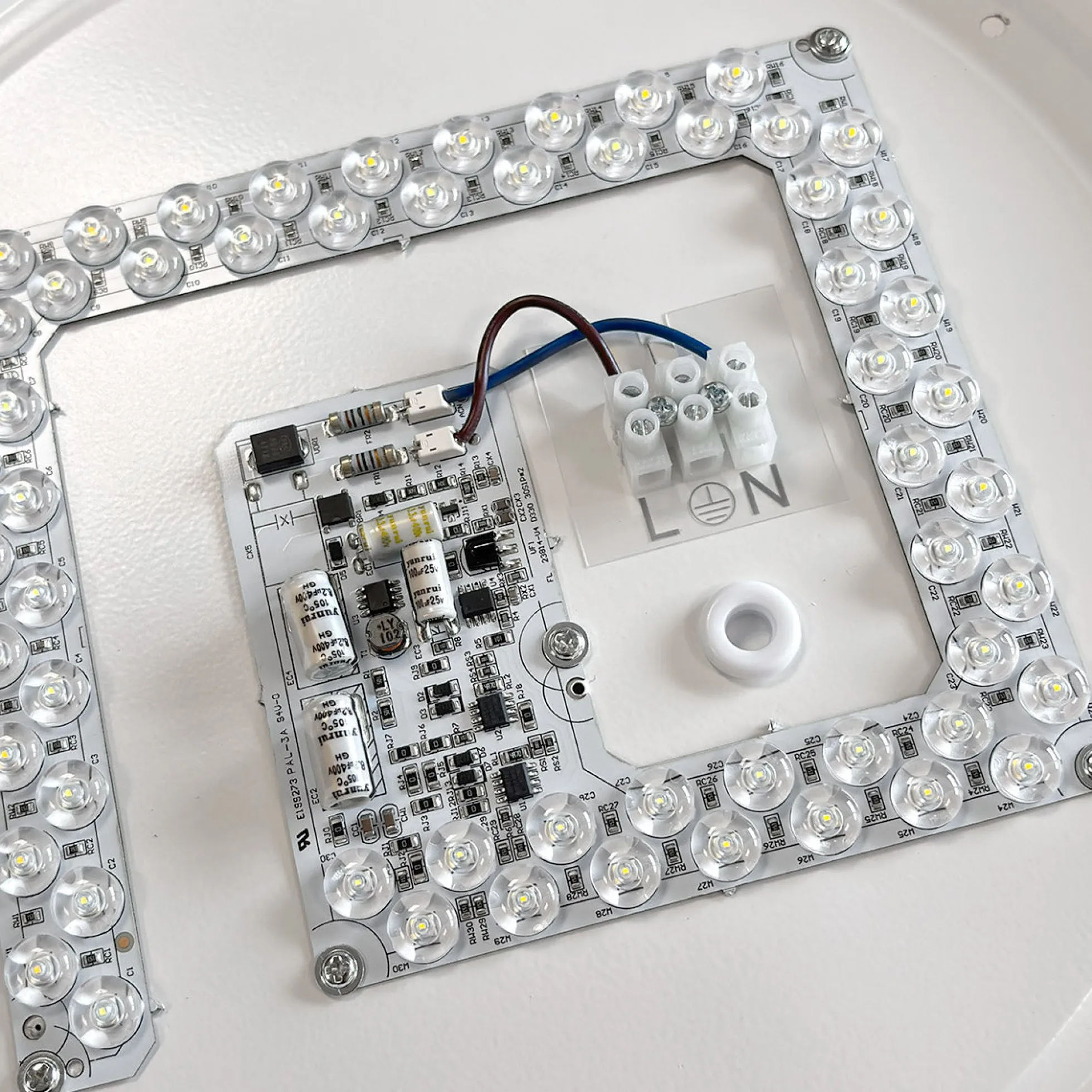 Plafón LED de techo con mando a distancia - RGB + CCT - 23W - CRI80 - IP20